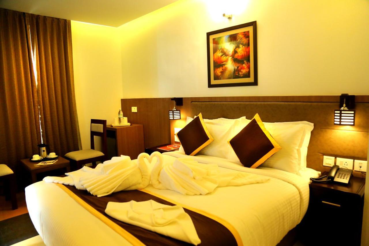 Hotel De Grand Kozhikode Exterior photo