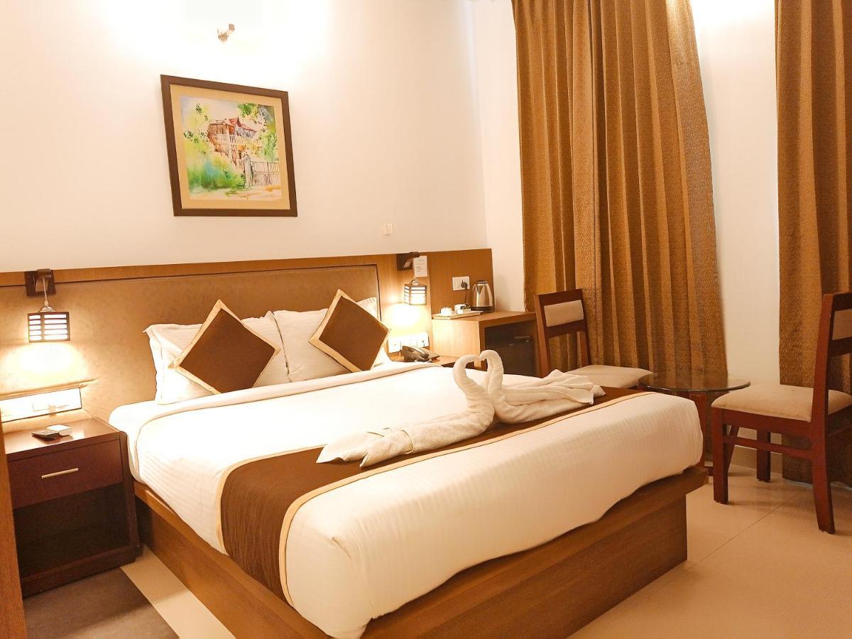 Hotel De Grand Kozhikode Exterior photo