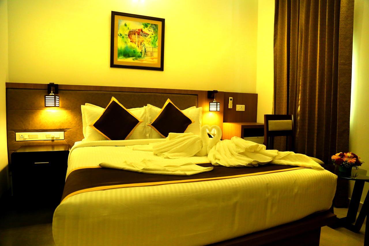 Hotel De Grand Kozhikode Exterior photo