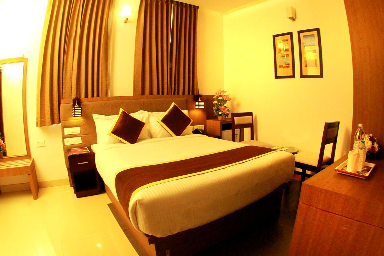 Hotel De Grand Kozhikode Exterior photo